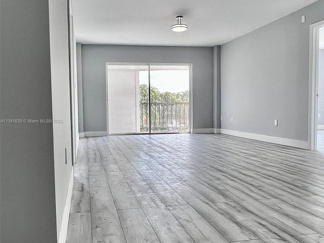 4174 Inverrary Dr # 412, Lauderhill FL 33319