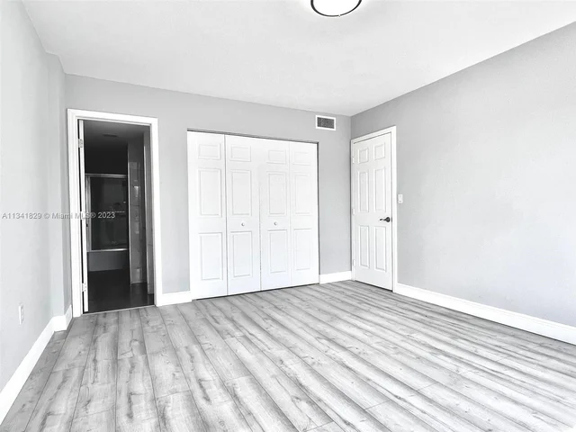 4174 Inverrary Dr # 412, Lauderhill FL 33319