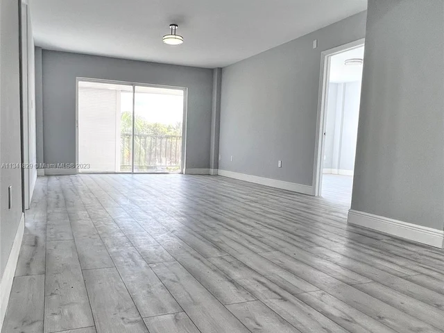 4174 Inverrary Dr # 412, Lauderhill FL 33319