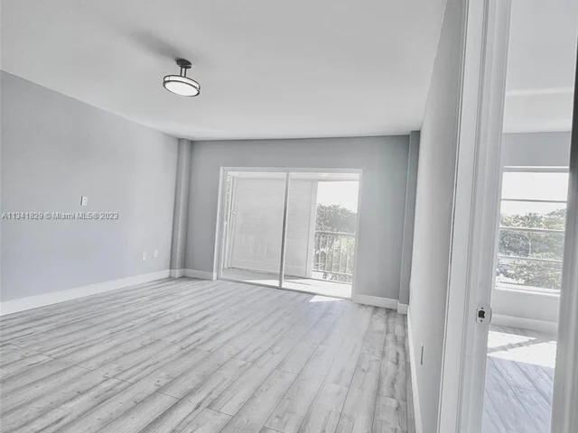 4174 Inverrary Dr # 412, Lauderhill FL 33319