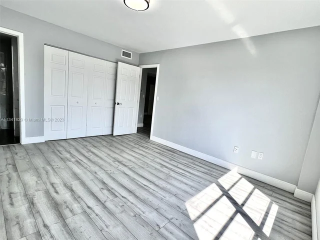 4174 Inverrary Dr # 412, Lauderhill FL 33319