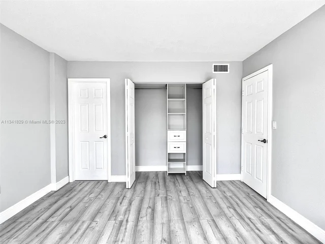 4174 Inverrary Dr # 412, Lauderhill FL 33319