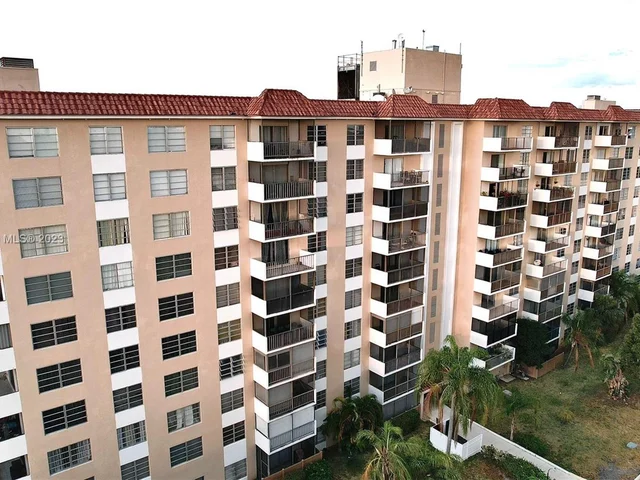 4174 Inverrary Dr # 412, Lauderhill FL 33319