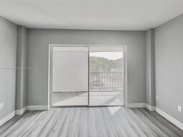 4174 Inverrary Dr # 412, Lauderhill FL 33319