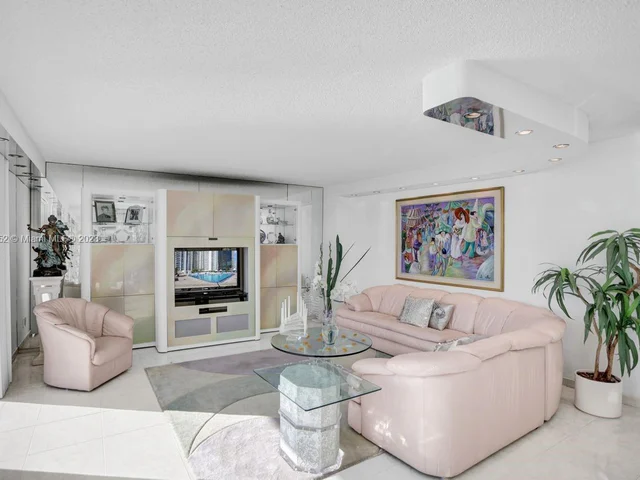 2030 S Ocean Dr # 2112, Hallandale Beach FL 33009
