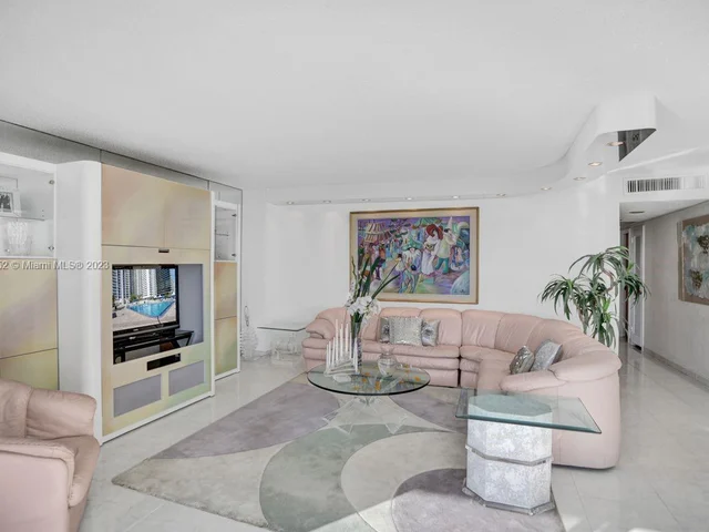 2030 S Ocean Dr # 2112, Hallandale Beach FL 33009