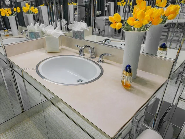 2030 S Ocean Dr # 2112, Hallandale Beach FL 33009