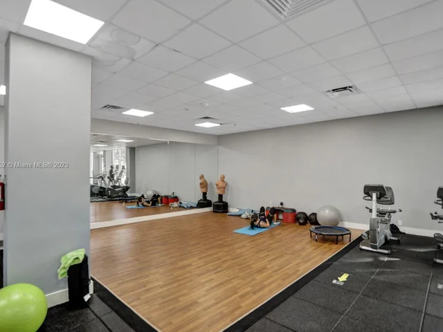 2030 S Ocean Dr # 2112, Hallandale Beach FL 33009