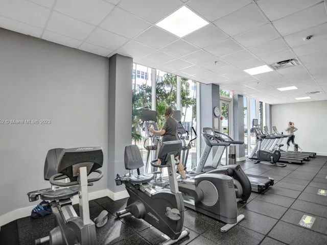 2030 S Ocean Dr # 2112, Hallandale Beach FL 33009