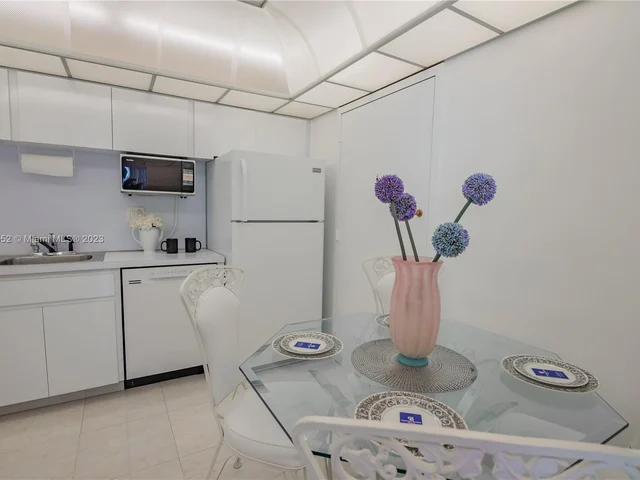 2030 S Ocean Dr # 2112, Hallandale Beach FL 33009