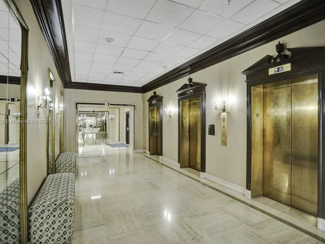 2030 S Ocean Dr # 2112, Hallandale Beach FL 33009