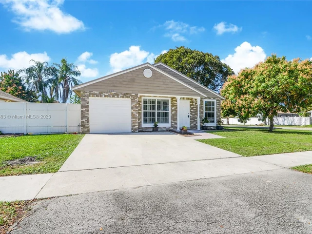 1200 SW 85th Ter, Pembroke Pines FL 33025