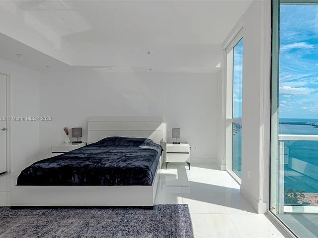 244 Biscayne Blvd # 4907, Miami FL 33132