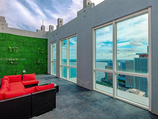 244 Biscayne Blvd # 4907, Miami FL 33132