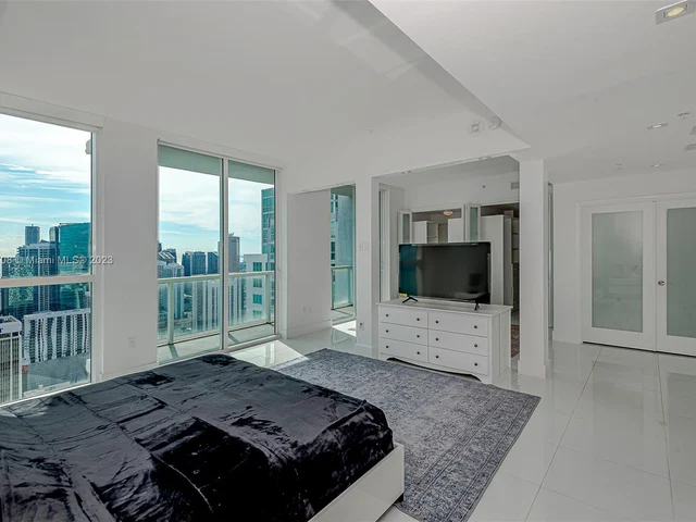244 Biscayne Blvd # 4907, Miami FL 33132