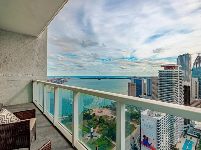 244 Biscayne Blvd # 4907, Miami FL 33132