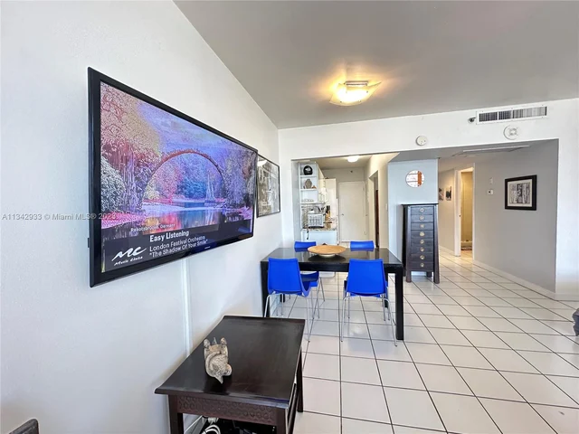 100 Lincoln Rd # 1012, Miami Beach FL 33139