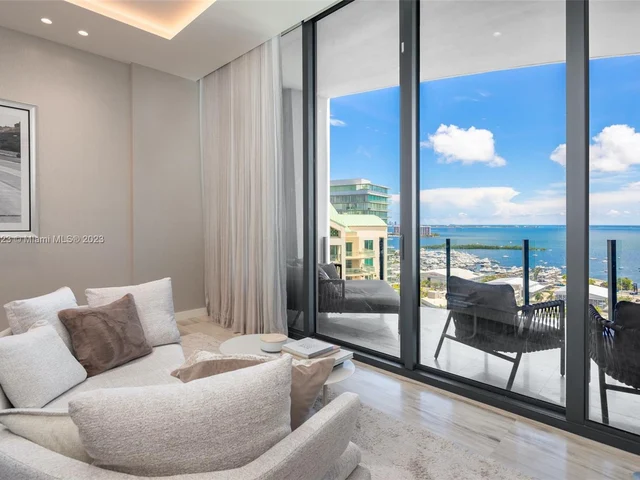 2821 S Bayshore Dr, Miami FL 33133