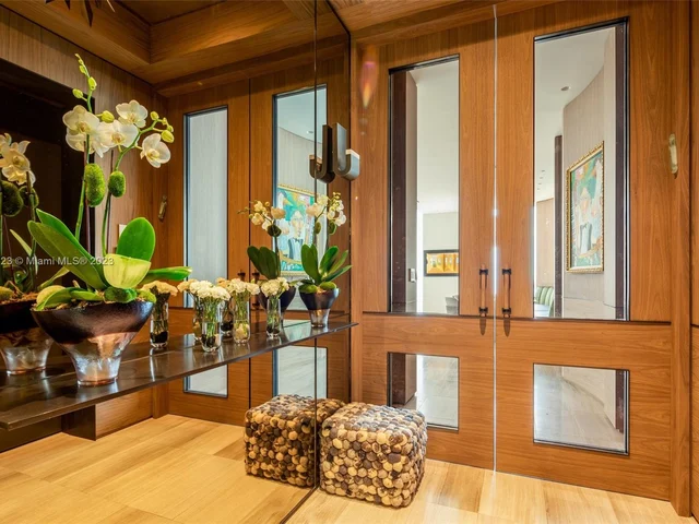 2821 S Bayshore Dr, Miami FL 33133