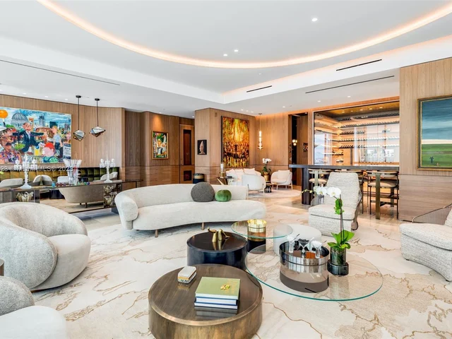 2821 S Bayshore Dr, Miami FL 33133