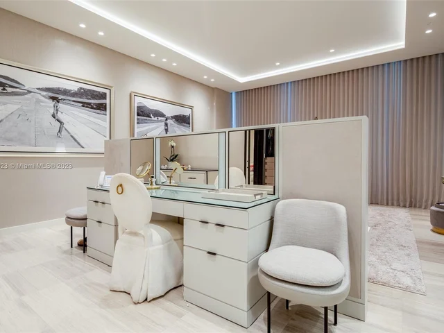 2821 S Bayshore Dr, Miami FL 33133