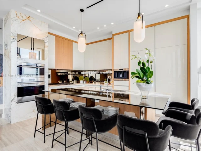 2821 S Bayshore Dr, Miami FL 33133