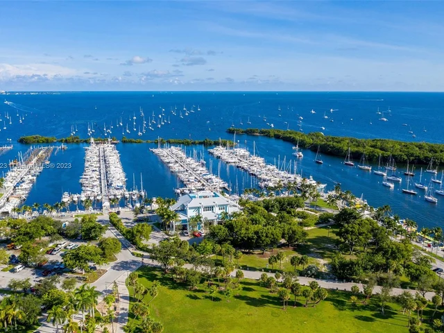 2821 S Bayshore Dr, Miami FL 33133