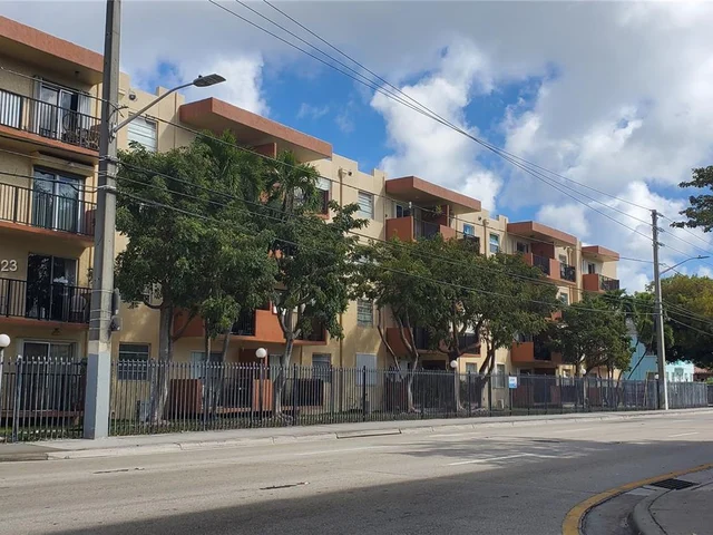 677 SW 9th Ave # 105, Miami FL 33130