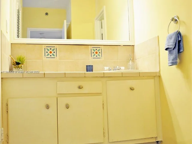 100 Lincoln Rd # 441, Miami Beach FL 33139