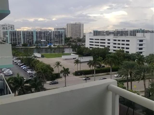 3725 S Ocean Dr (April 9 2024 available) # 921, Hollywood FL 33019