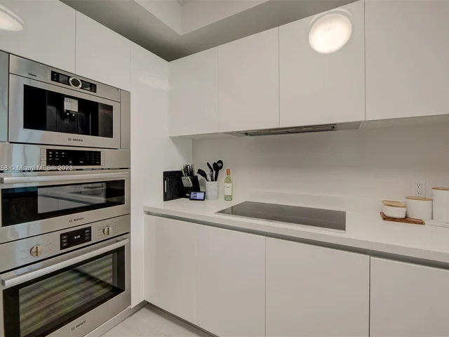 330 Sunny Isles Blvd # 503, Sunny Isles Beach FL 33160