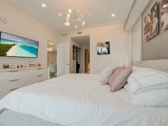 330 Sunny Isles Blvd # 503, Sunny Isles Beach FL 33160