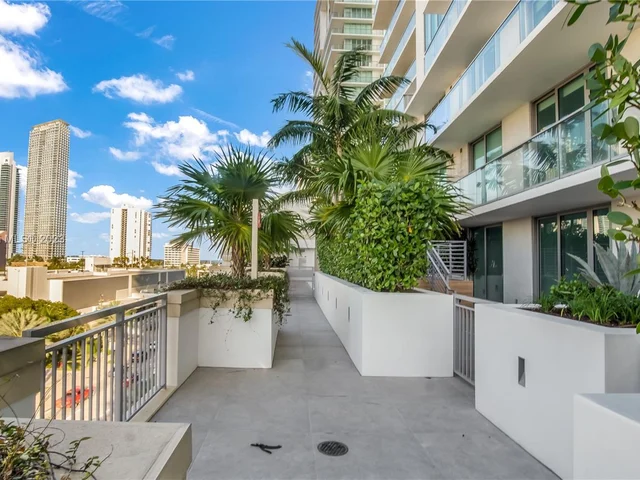 330 Sunny Isles Blvd # 503, Sunny Isles Beach FL 33160