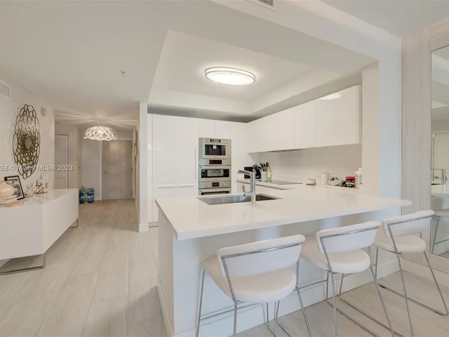 330 Sunny Isles Blvd # 503, Sunny Isles Beach FL 33160