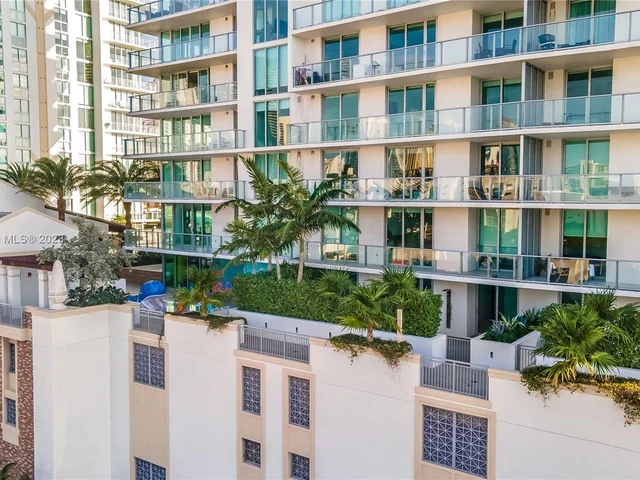 330 Sunny Isles Blvd # 503, Sunny Isles Beach FL 33160