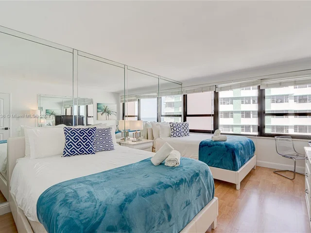 5225 Collins Ave # 1608, Miami Beach FL 33140