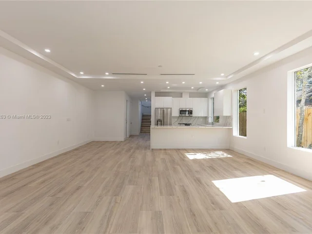 3162 Plaza St., Miami FL 33133