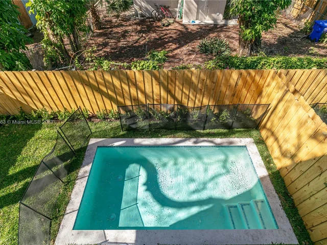 3162 Plaza St., Miami FL 33133