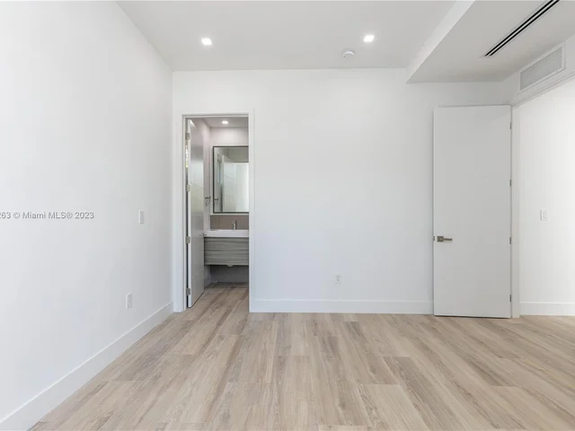 3162 Plaza St., Miami FL 33133