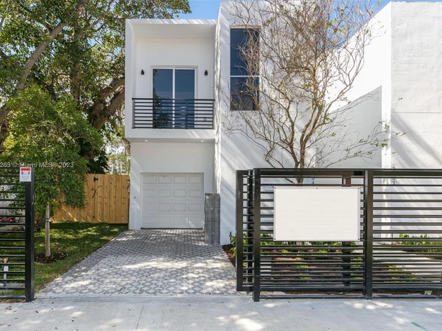 3162 Plaza St., Miami FL 33133