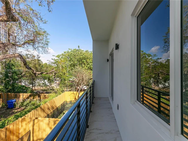 3162 Plaza St., Miami FL 33133