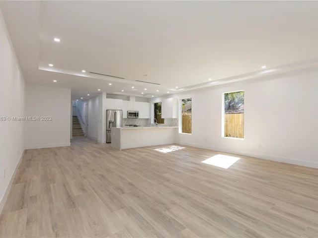 3162 Plaza St., Miami FL 33133