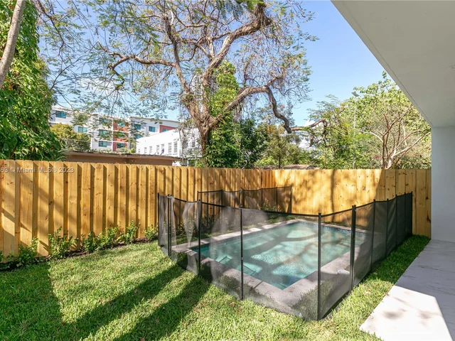 3162 Plaza St., Miami FL 33133