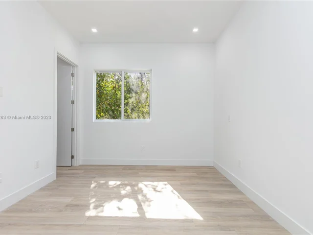 3162 Plaza St., Miami FL 33133