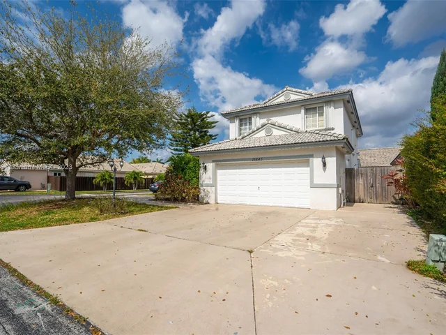 15845 SW 85th St, Miami FL 33193