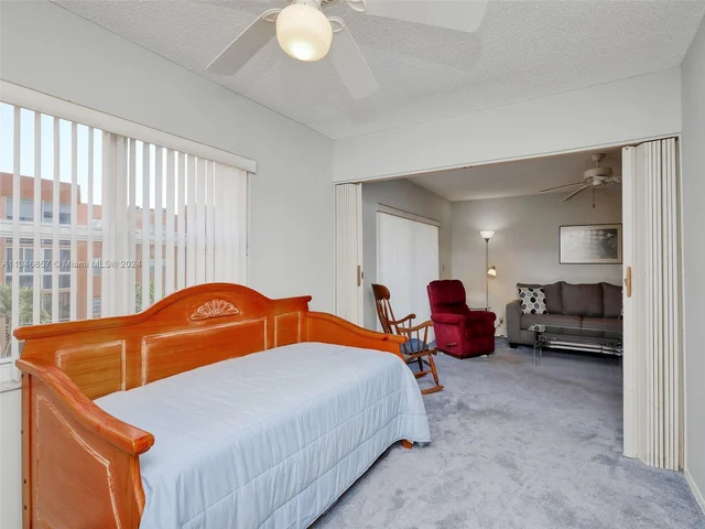 3048 E Sunrise Lakes Dr # 319, Sunrise FL 33322