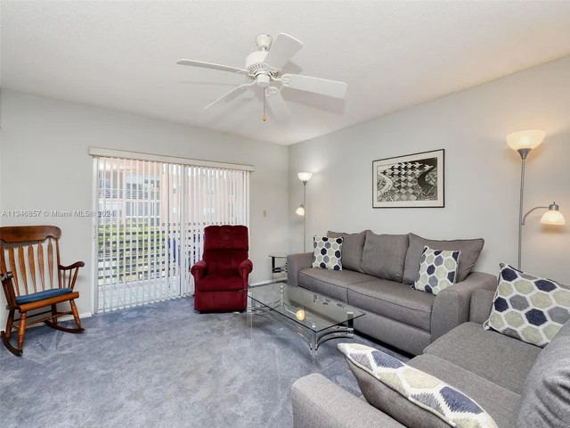 3048 E Sunrise Lakes Dr # 319, Sunrise FL 33322