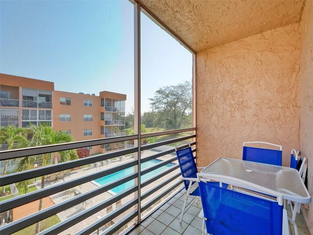 3048 E Sunrise Lakes Dr # 319, Sunrise FL 33322