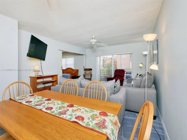 3048 E Sunrise Lakes Dr # 319, Sunrise FL 33322