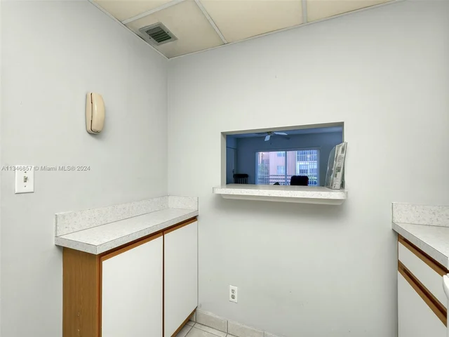 3048 E Sunrise Lakes Dr # 319, Sunrise FL 33322